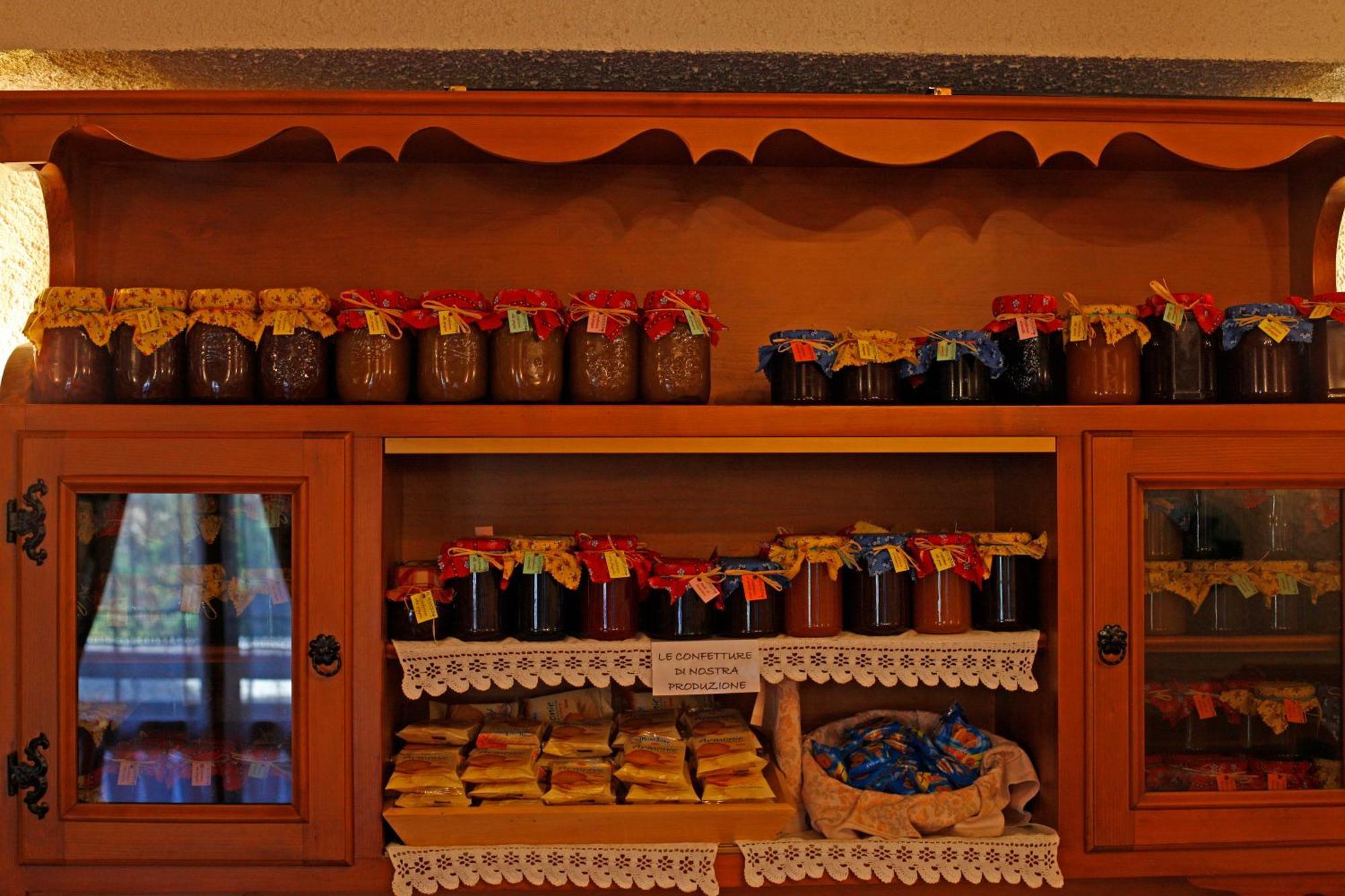 Hotel Il Maniero Ossana Luaran gambar