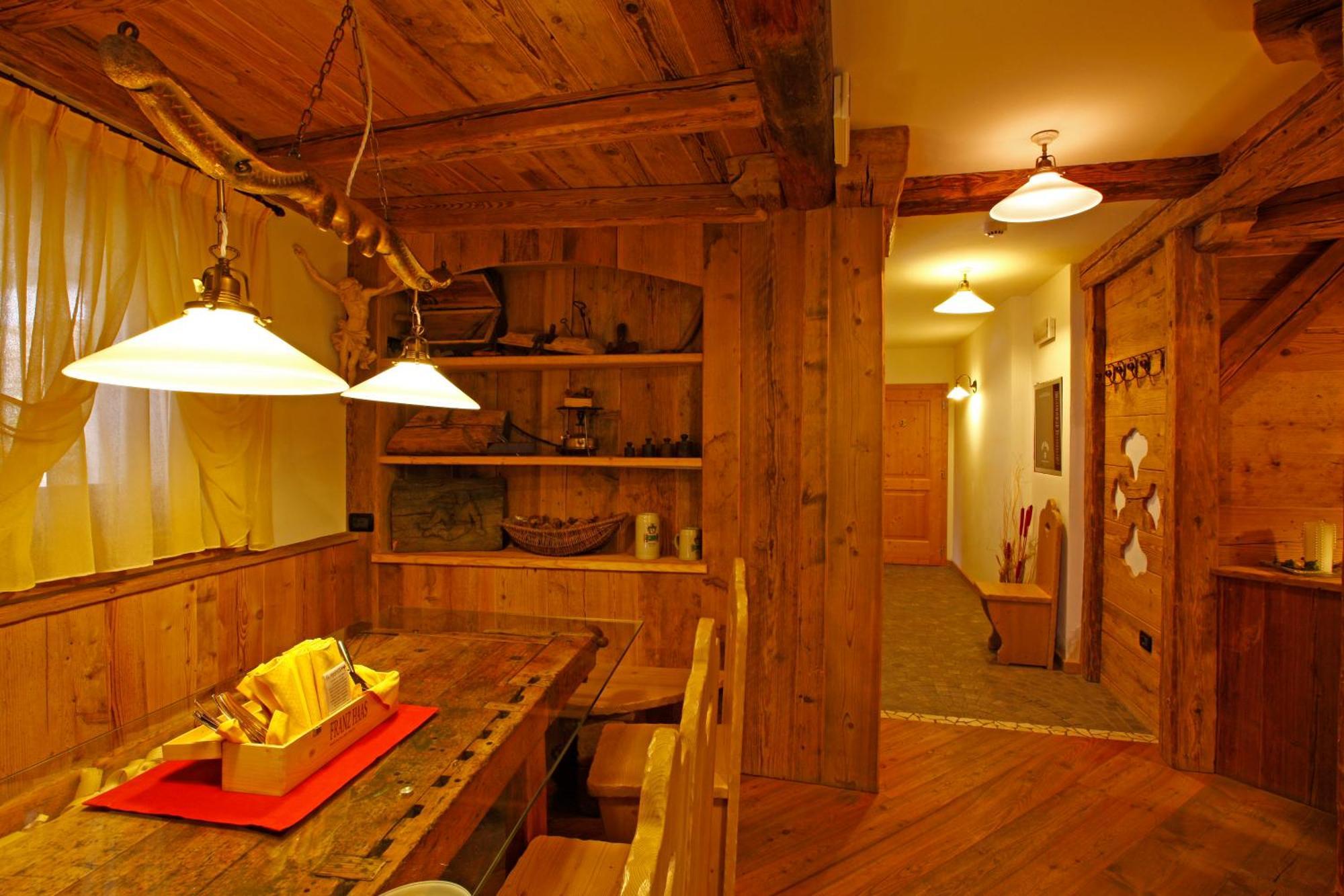 Hotel Il Maniero Ossana Luaran gambar