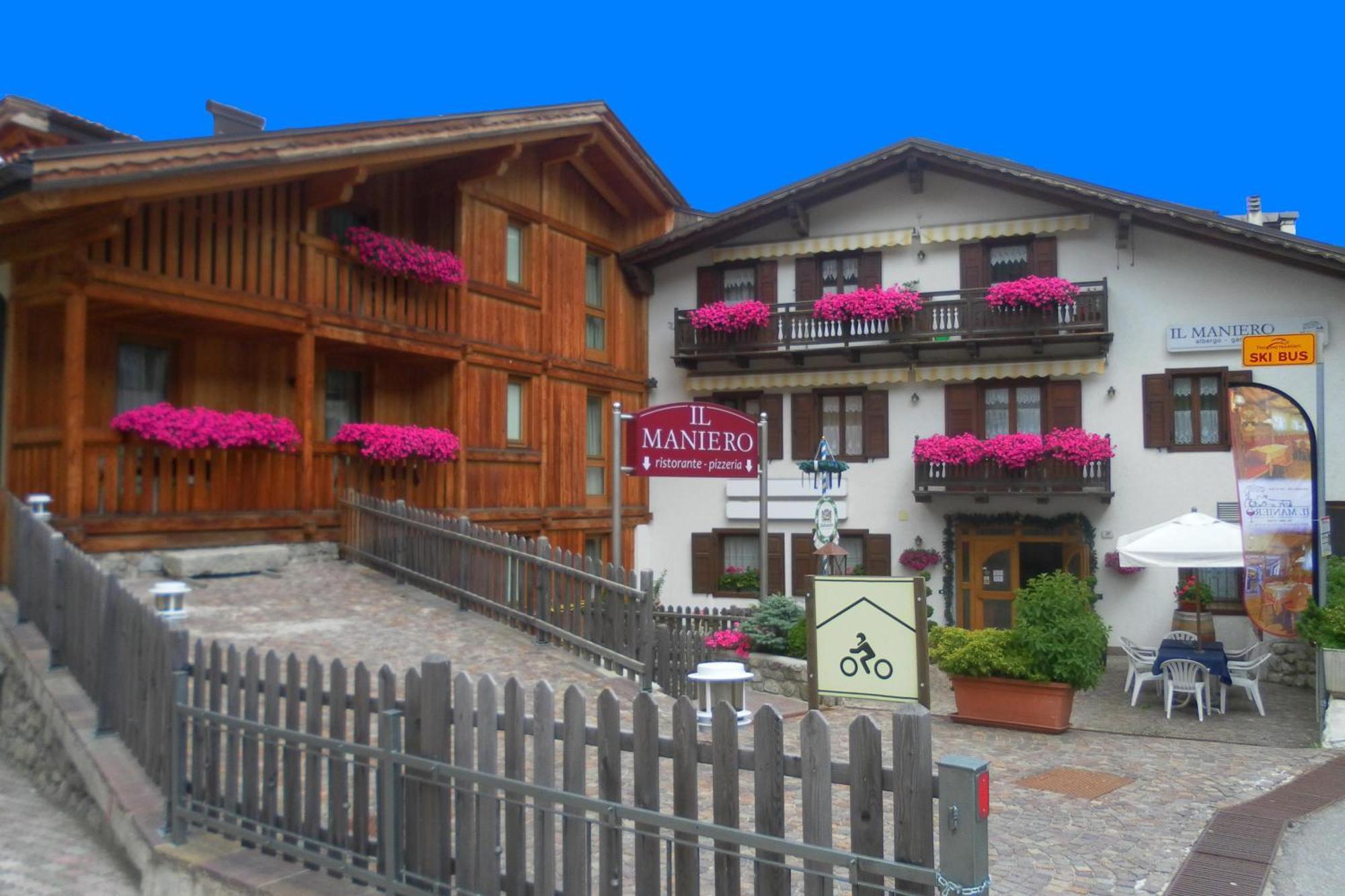 Hotel Il Maniero Ossana Luaran gambar