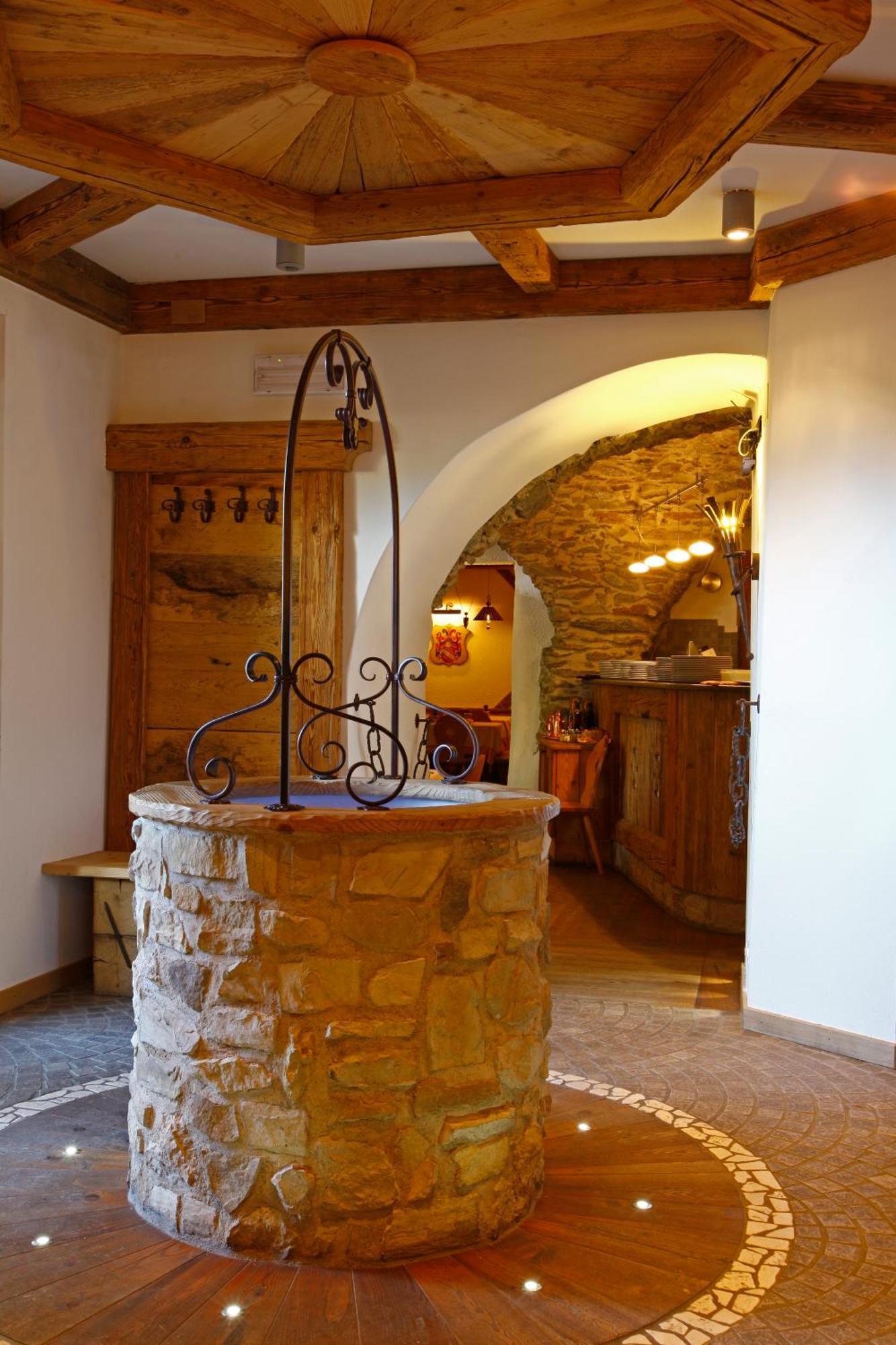 Hotel Il Maniero Ossana Luaran gambar