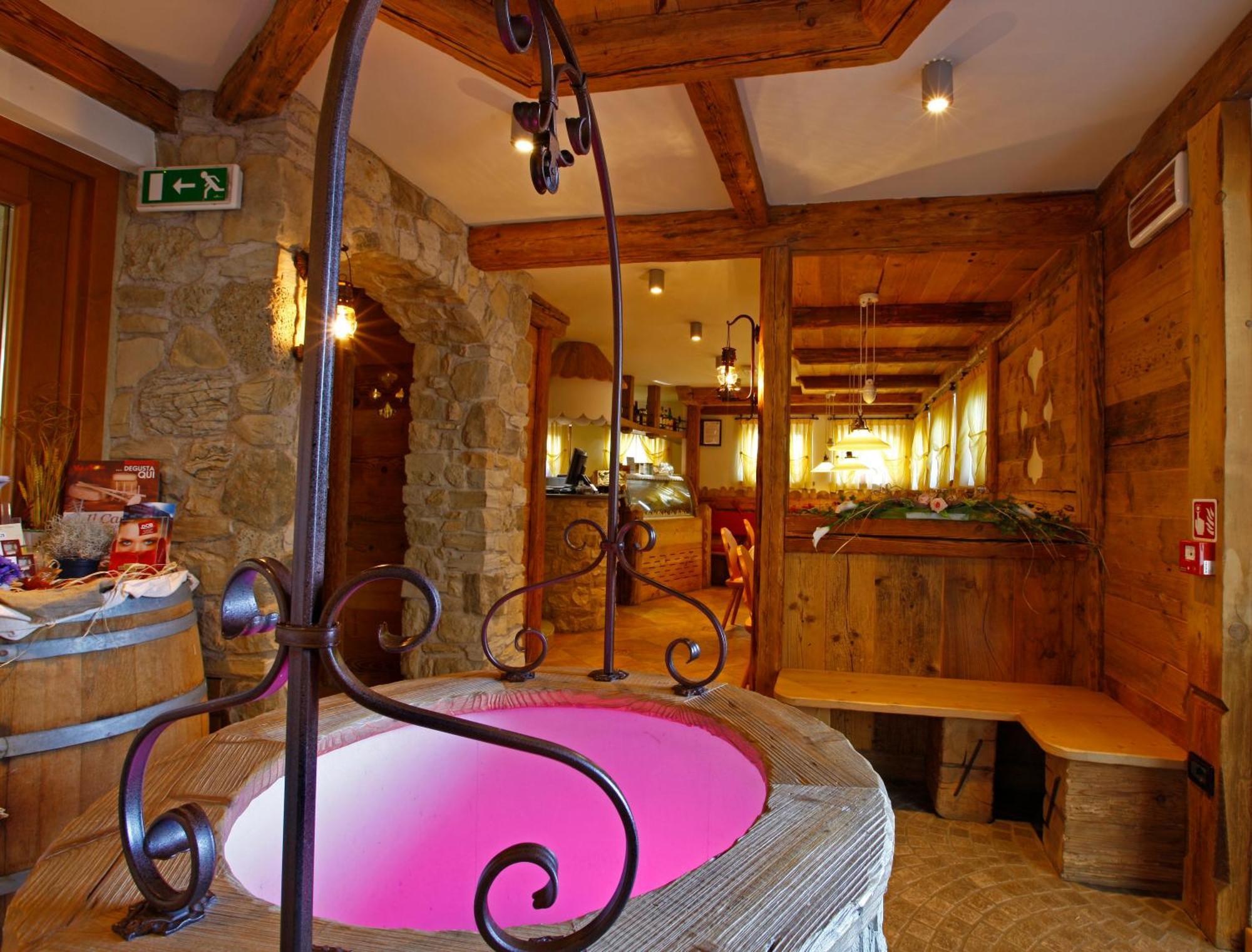 Hotel Il Maniero Ossana Luaran gambar