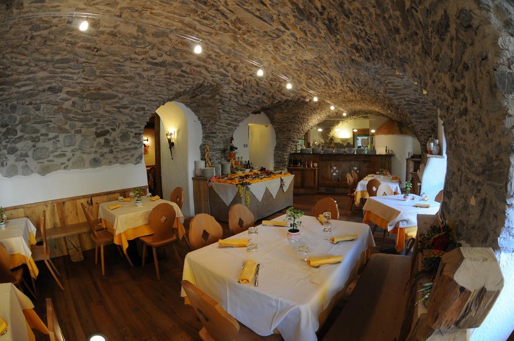 Hotel Il Maniero Ossana Luaran gambar