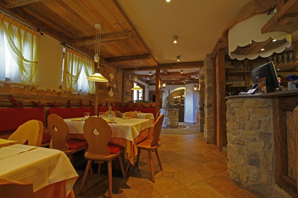 Hotel Il Maniero Ossana Luaran gambar