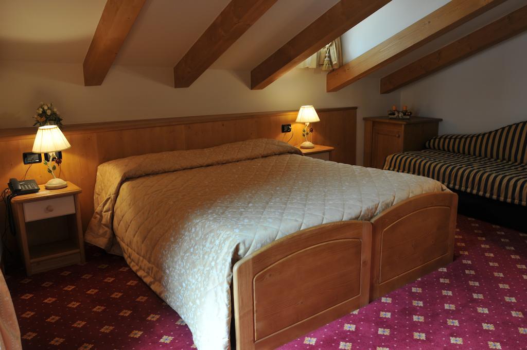 Hotel Il Maniero Ossana Luaran gambar
