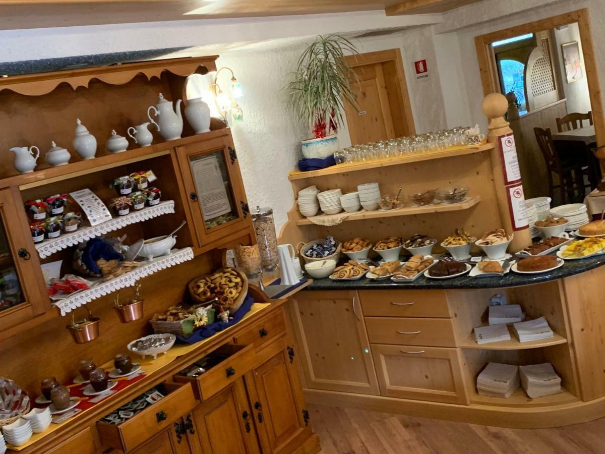 Hotel Il Maniero Ossana Luaran gambar
